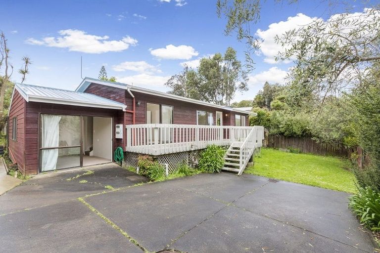 Photo of property in 2/32 Selwyn Crescent, Forrest Hill, Auckland, 0620