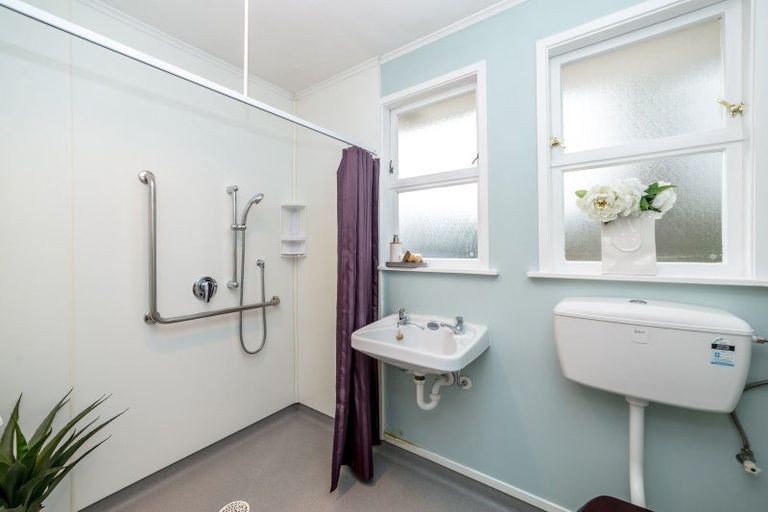 Photo of property in 69 Woodward Street East, Featherston, 5710