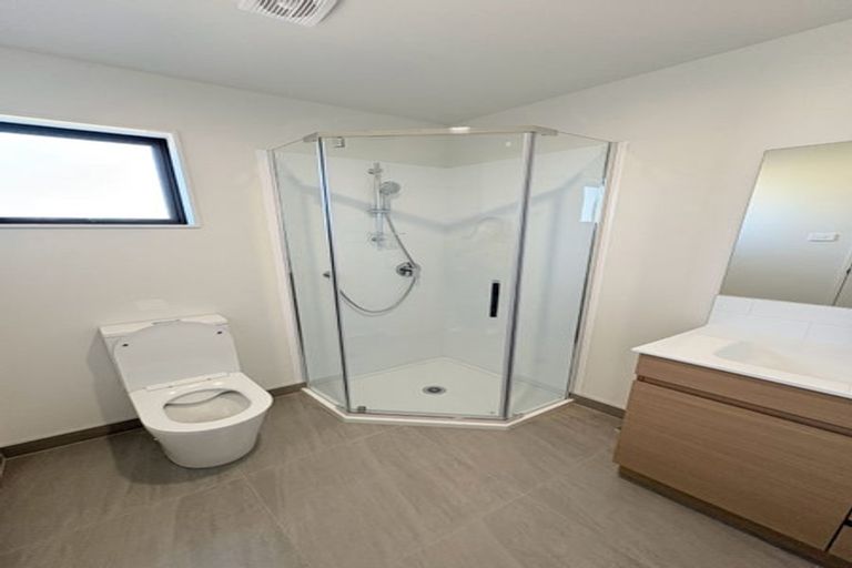 Photo of property in 27b Te Atatu Road, Te Atatu South, Auckland, 0610