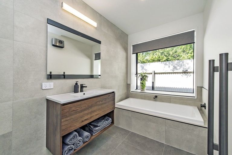 Photo of property in 65 Palmers Road, New Brighton, Christchurch, 8083