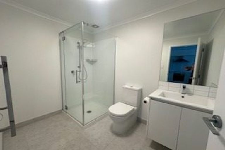 Photo of property in 27 Manarini Road, Westgate, Auckland, 0614