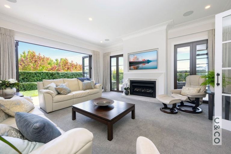 Photo of property in 8 Tauwaka Crescent, Riverhead, 0820