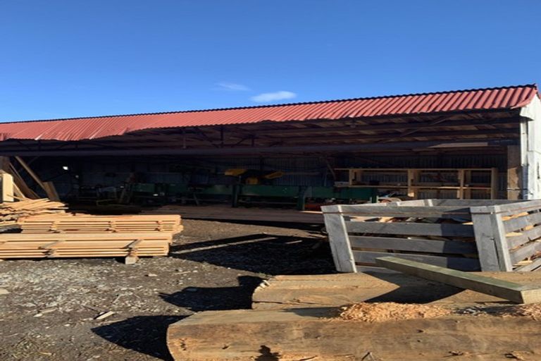 Photo of property in 5 Harbour Endowment Road, South Hillend, Winton, 9783