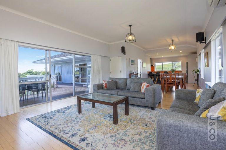 Photo of property in 83 Mount Albion Rise, Taupaki, Henderson, 0782