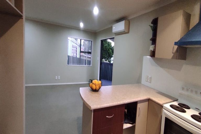 Photo of property in 40 Reid Road, New Lynn, Auckland, 0600
