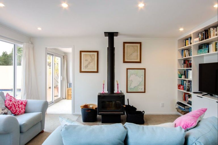 Photo of property in 3 Moana Place, Taradale, Napier, 4112