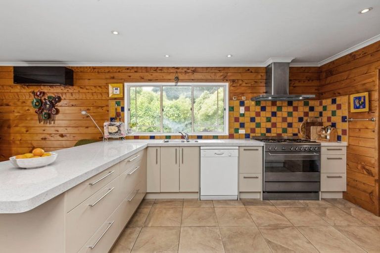 Photo of property in 579 Swamp Road, Puketapu, Napier, 4183