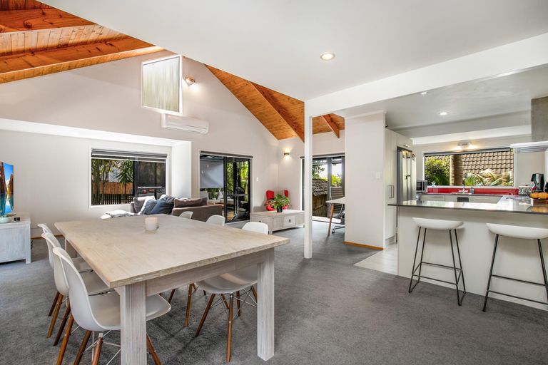 Photo of property in 138 Carnoustie Drive, Wattle Downs, Auckland, 2103