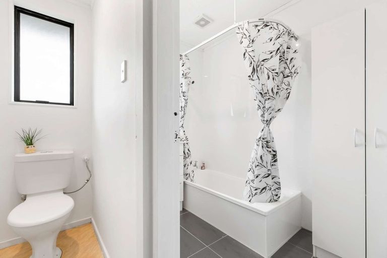 Photo of property in 67b Redcrest Avenue, Red Hill, Papakura, 2110