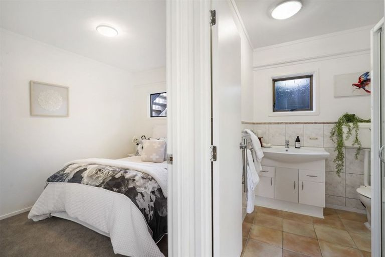 Photo of property in 154 Stapleford Crescent, Browns Bay, Auckland, 0630