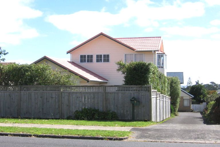 Photo of property in 7 Staveley Avenue, Mount Roskill, Auckland, 1041