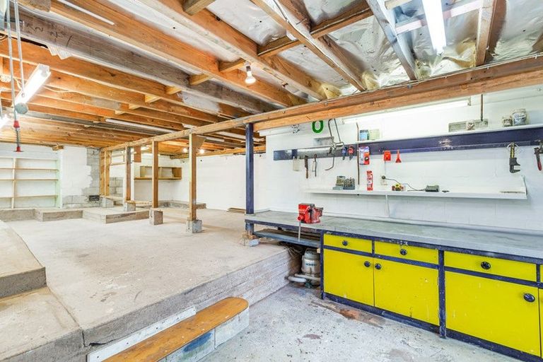 Photo of property in 5 Clearwater Cove, West Harbour, Auckland, 0618