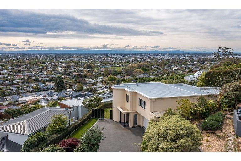 Photo of property in 11b Lookaway Place, Huntsbury, Christchurch, 8022