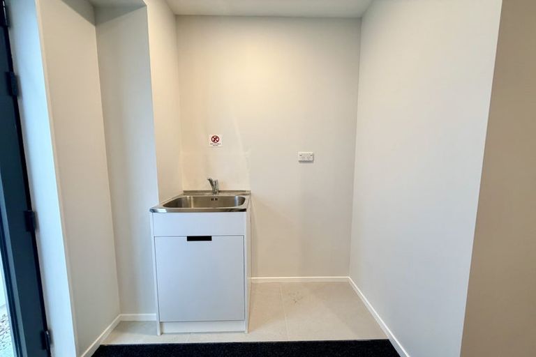 Photo of property in 58b Fitzherbert Avenue, West Harbour, Auckland, 0618