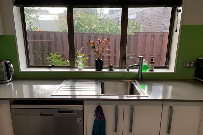 Photo of property in 2/116 Bucklands Beach Road, Bucklands Beach, Auckland, 2012