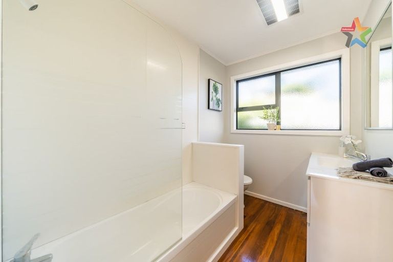Photo of property in 24 Titiro Moana Road, Korokoro, Lower Hutt, 5012