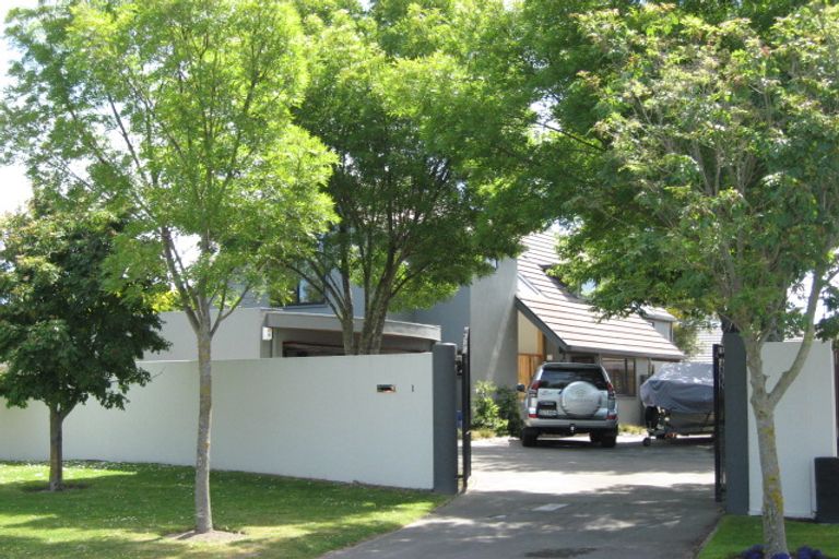 Photo of property in 1 Althorp Place, Avonhead, Christchurch, 8042