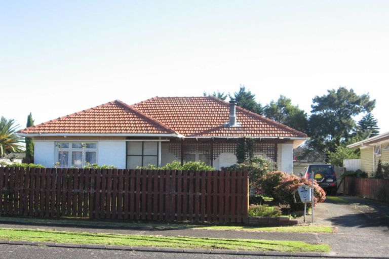 Photo of property in 8 Oxford Road, Manurewa, Auckland, 2102