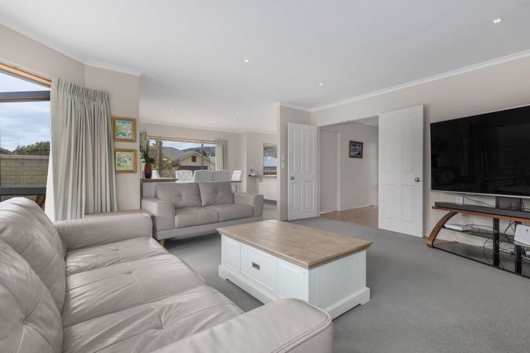 Photo of property in 22 Lorna Irene Drive, Raumati South, Paraparaumu, 5032