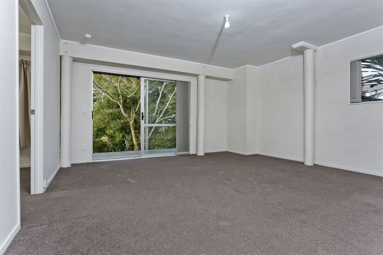 Photo of property in 18 Tableau Place, Totara Vale, Auckland, 0629