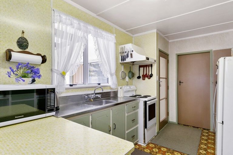 Photo of property in 70 Hinemoa Avenue, Taupo, 3330