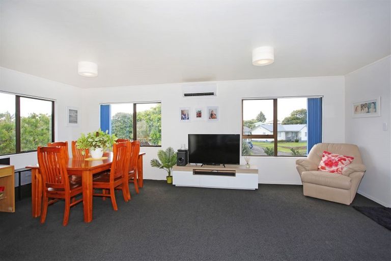 Photo of property in 49 Riverside Drive, Waiuku, 2123