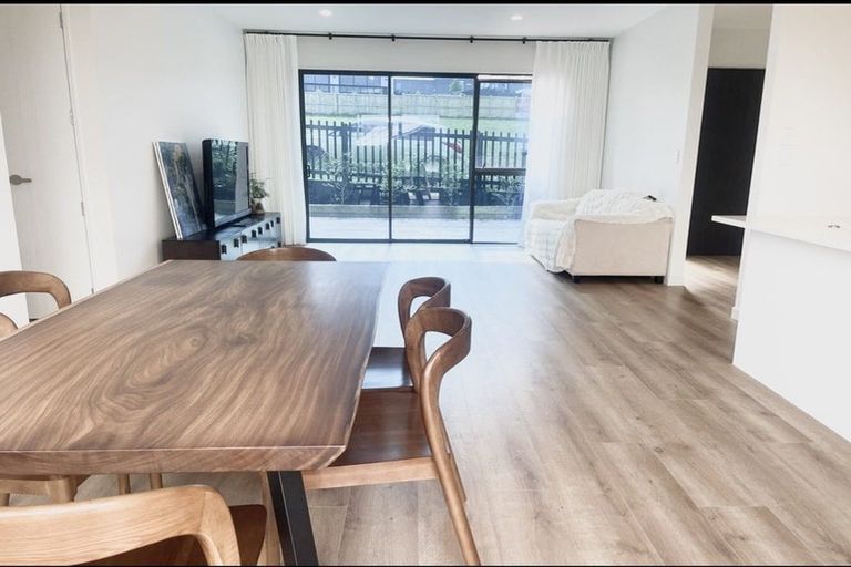Photo of property in 15 Arawaru Avenue, Wainui, Silverdale, 0992