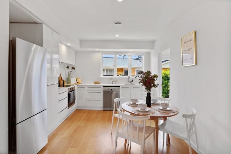 Photo of property in 98 Hamilton Avenue, Ilam, Christchurch, 8041