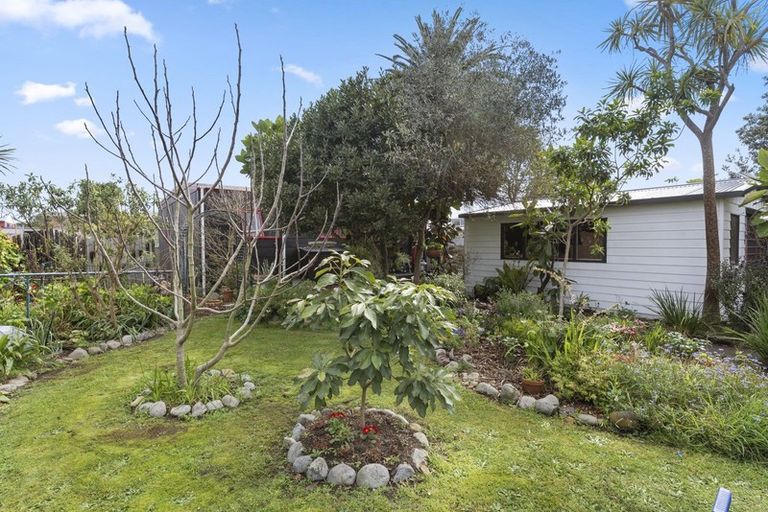 Photo of property in 5 Health Camp Road, Otaki Beach, Otaki, 5512