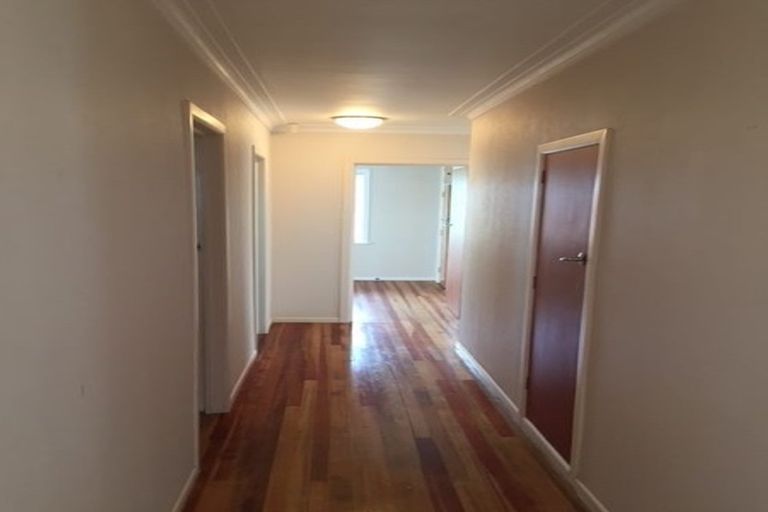 Photo of property in 17 School Road, Riverhead, 0820