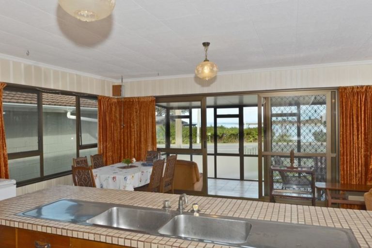 Photo of property in 2047 Ngunguru Road, Ngunguru, Whangarei, 0173