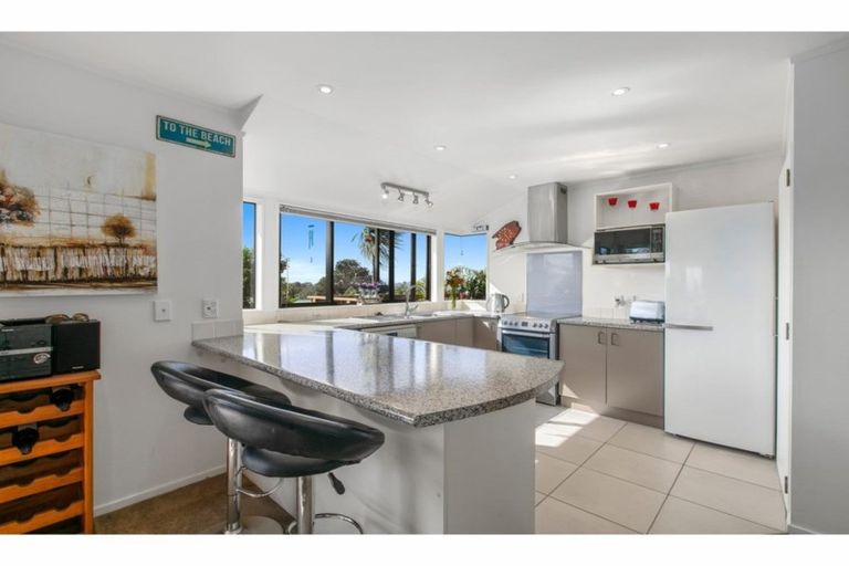 Photo of property in 9 Dobell Road, Stanmore Bay, Whangaparaoa, 0932
