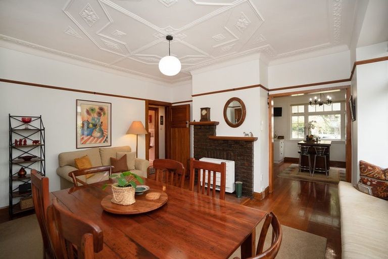 Photo of property in 37 Manapouri Crescent, Hokowhitu, Palmerston North, 4410