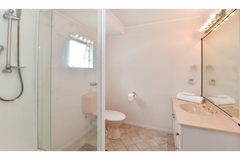 Photo of property in 16 Crampton Court, Orewa, 0931