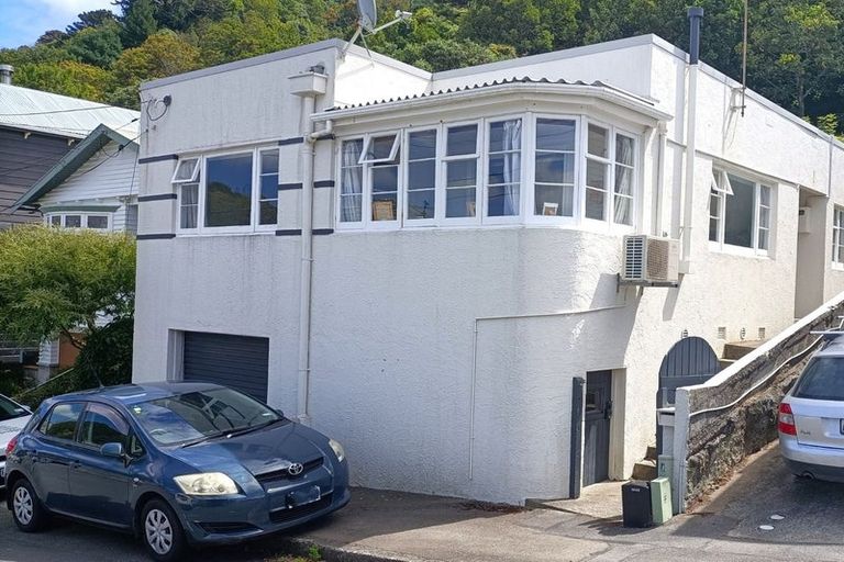 Photo of property in 9 Upper Lewisville Terrace, Thorndon, Wellington, 6011