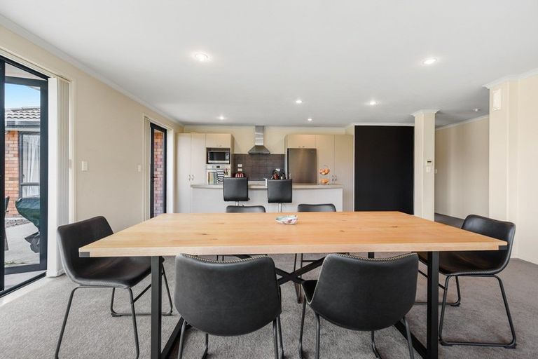 Photo of property in 42 Winchester Place, Rototuna North, Hamilton, 3210