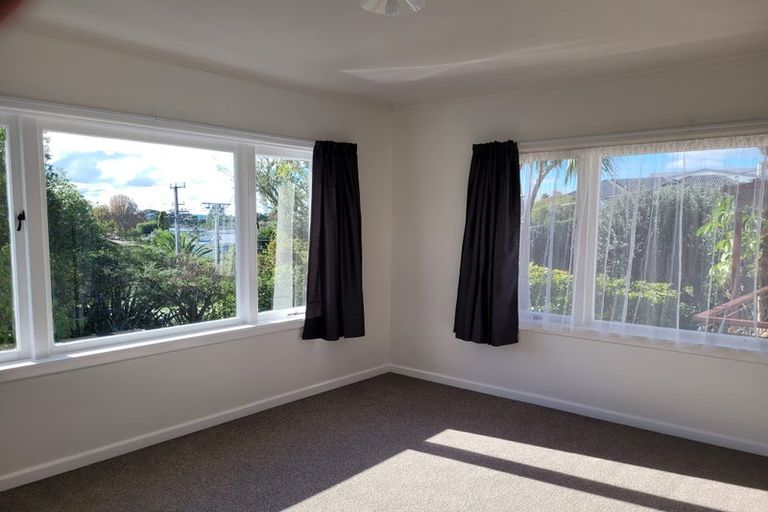 Photo of property in 45 Sylvan Crescent, Te Atatu South, Auckland, 0610