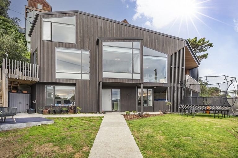 Photo of property in 64 Ira Street, Miramar, Wellington, 6022