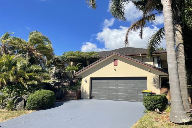 Photo of property in 2 Byblos Place, The Gardens, Auckland, 2105