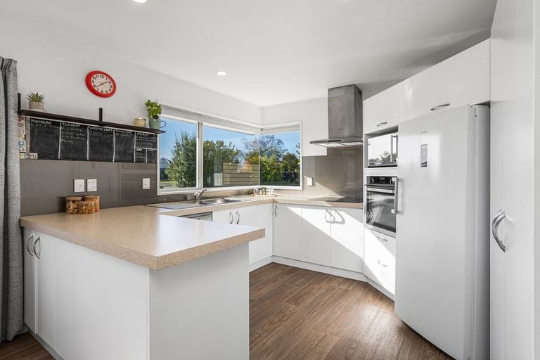 Photo of property in 35 Durrell Way, Rolleston, 7614
