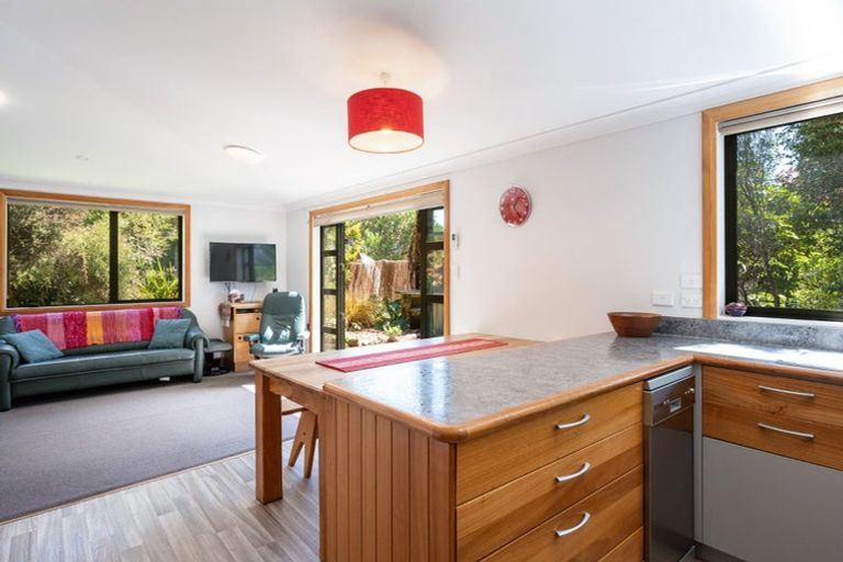 Photo of property in 2090 Moutere Highway, Upper Moutere, 7175