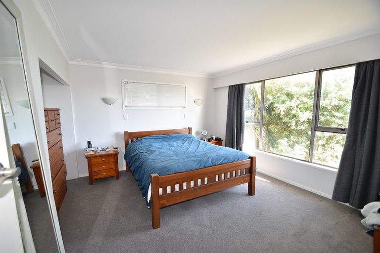 Photo of property in 24 Domain Crescent, Muriwai, Waimauku, 0881