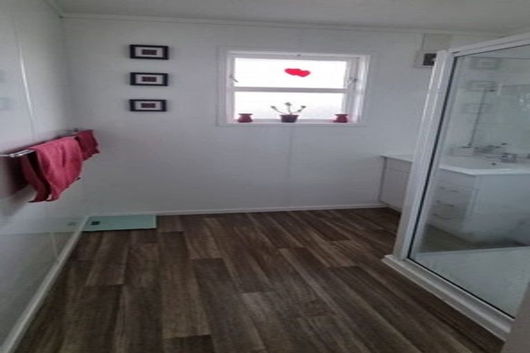 Photo of property in 42 Edinburgh Avenue, Rosehill, Papakura, 2113