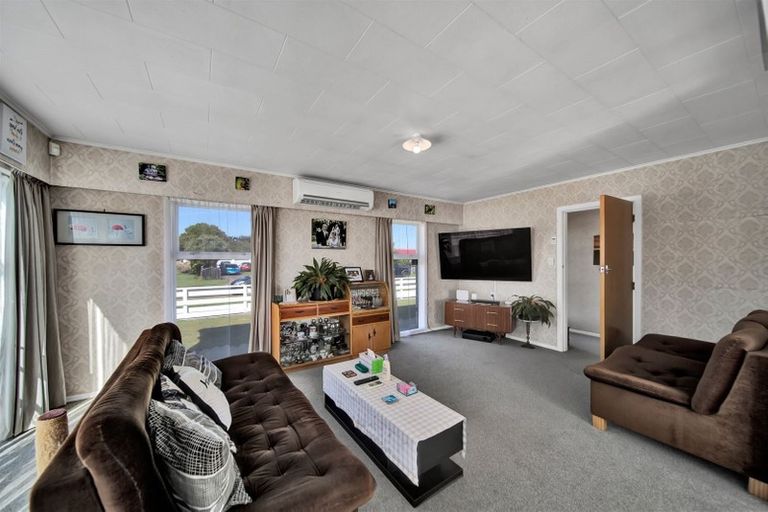 Photo of property in 32 Grey Street, Normanby, Hawera, 4614