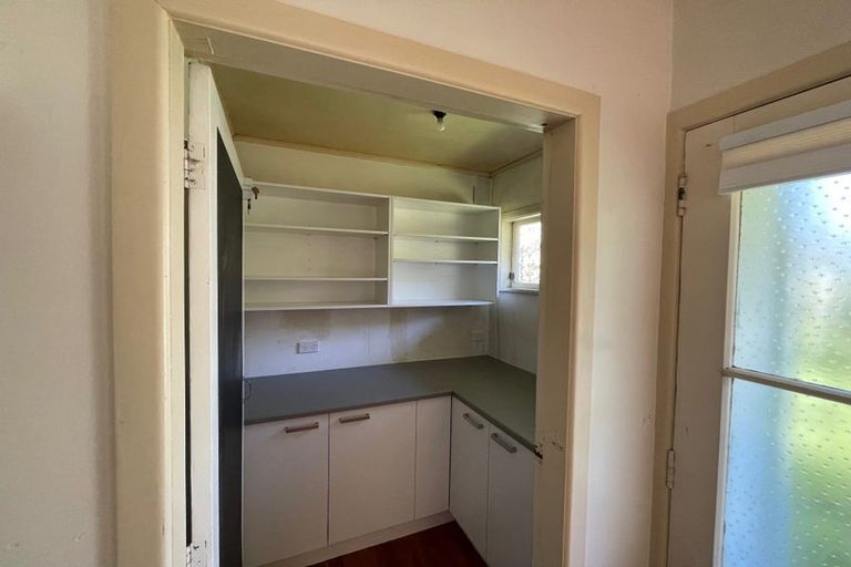 Photo of property in 26 Glen Marine Parade, Glendene, Auckland, 0602