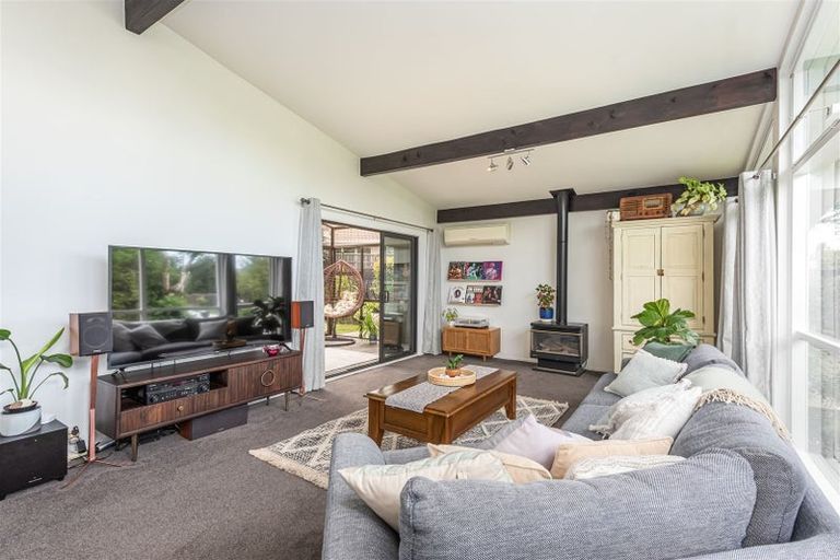 Photo of property in 16 Bucknell Street, Sockburn, Christchurch, 8042