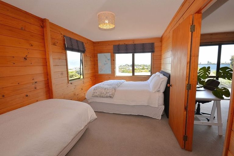 Photo of property in 13 Pine Ridge Terrace, Waikanae Beach, Waikanae, 5036