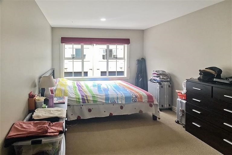 Photo of property in 20 Leneford Drive, East Tamaki, Auckland, 2013