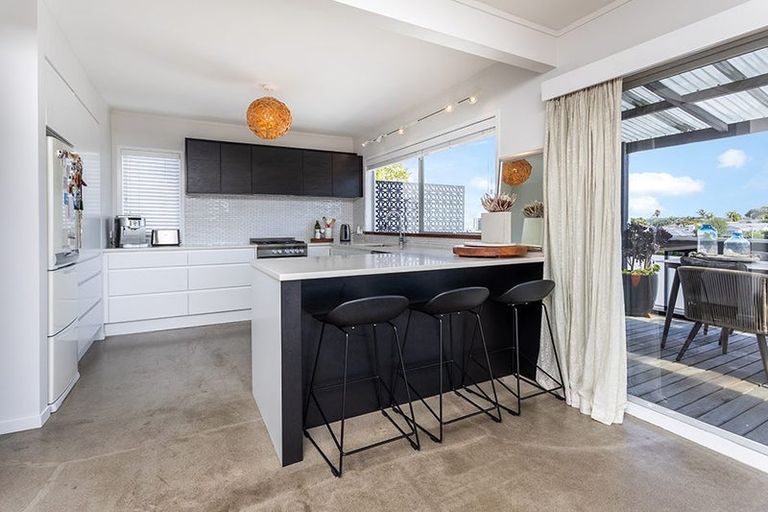 Photo of property in 1/23 Hart Road, Hauraki, Auckland, 0622