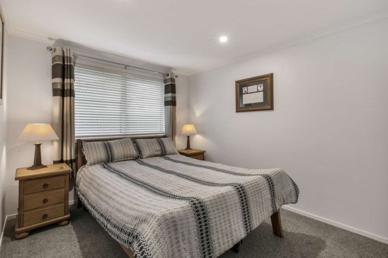 Photo of property in 3 Kamahi Crescent, Papamoa Beach, Papamoa, 3118